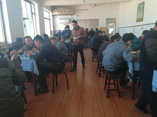 近日山西盛大鋼結(jié)構(gòu)食堂被吃貨們擠爆啦，到底是何美味？